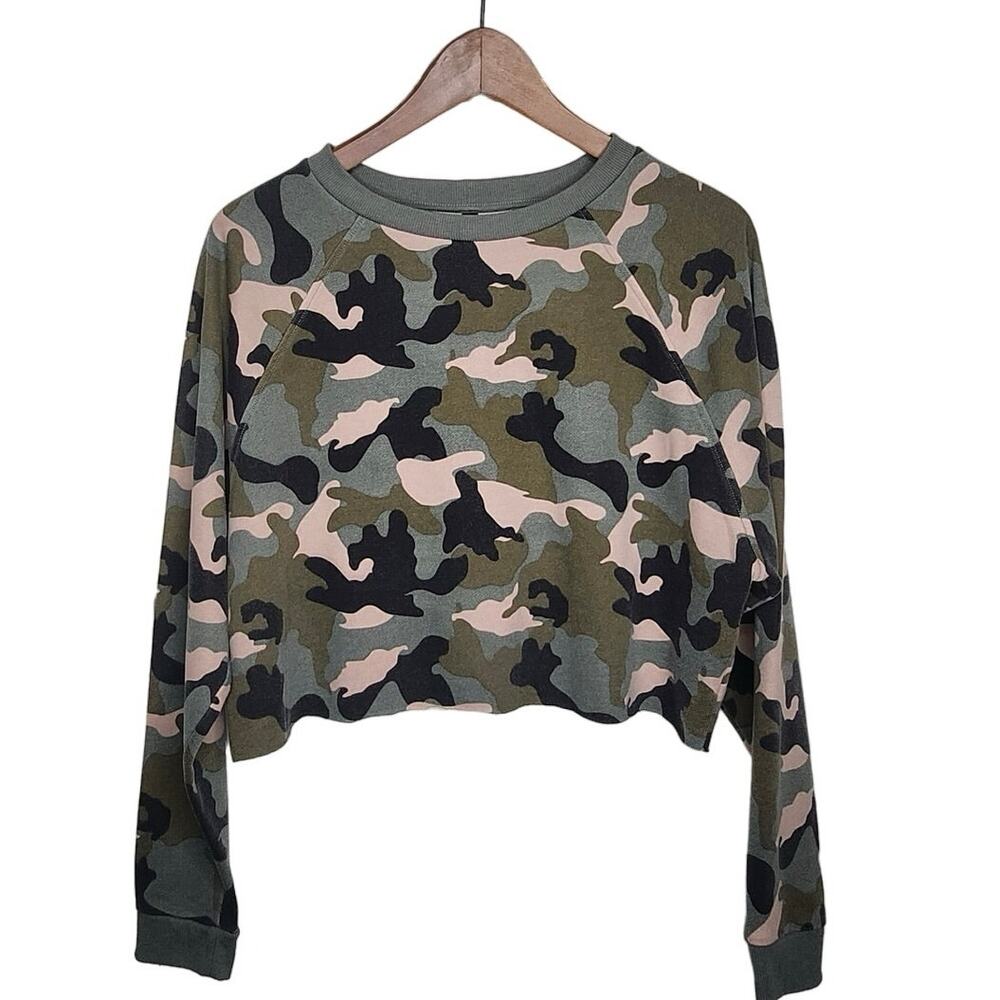 Divided Women’s LG Camo Crop Top